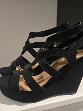 Black Strappy Wedge Sandals - Women Size 8